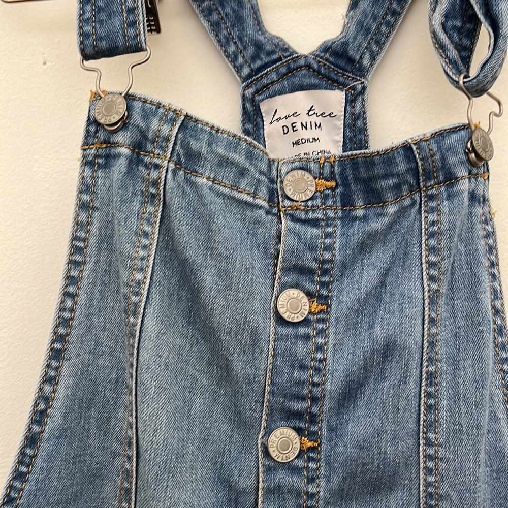Super Cute Denim Overall Shorts Size M - Picture 2 of 5